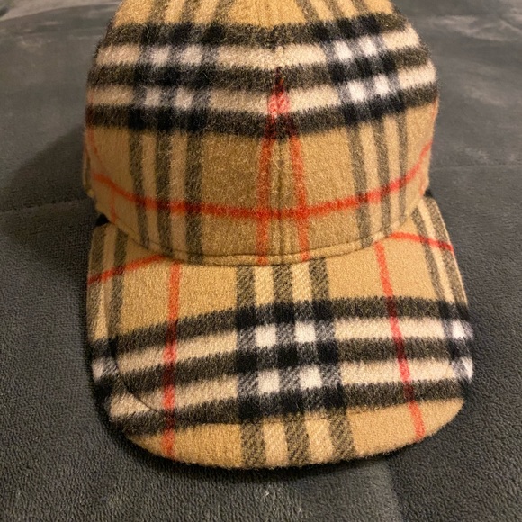Burberry wool cap/hat - Picture 8 of 8